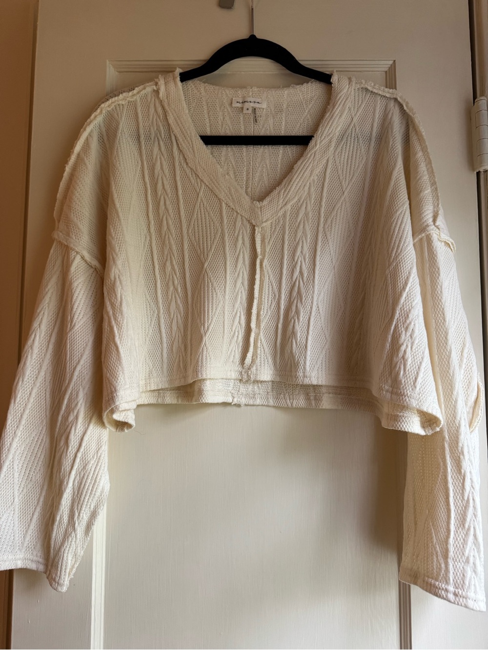 Cropped V‑Neck Cable Knit Top in Cream